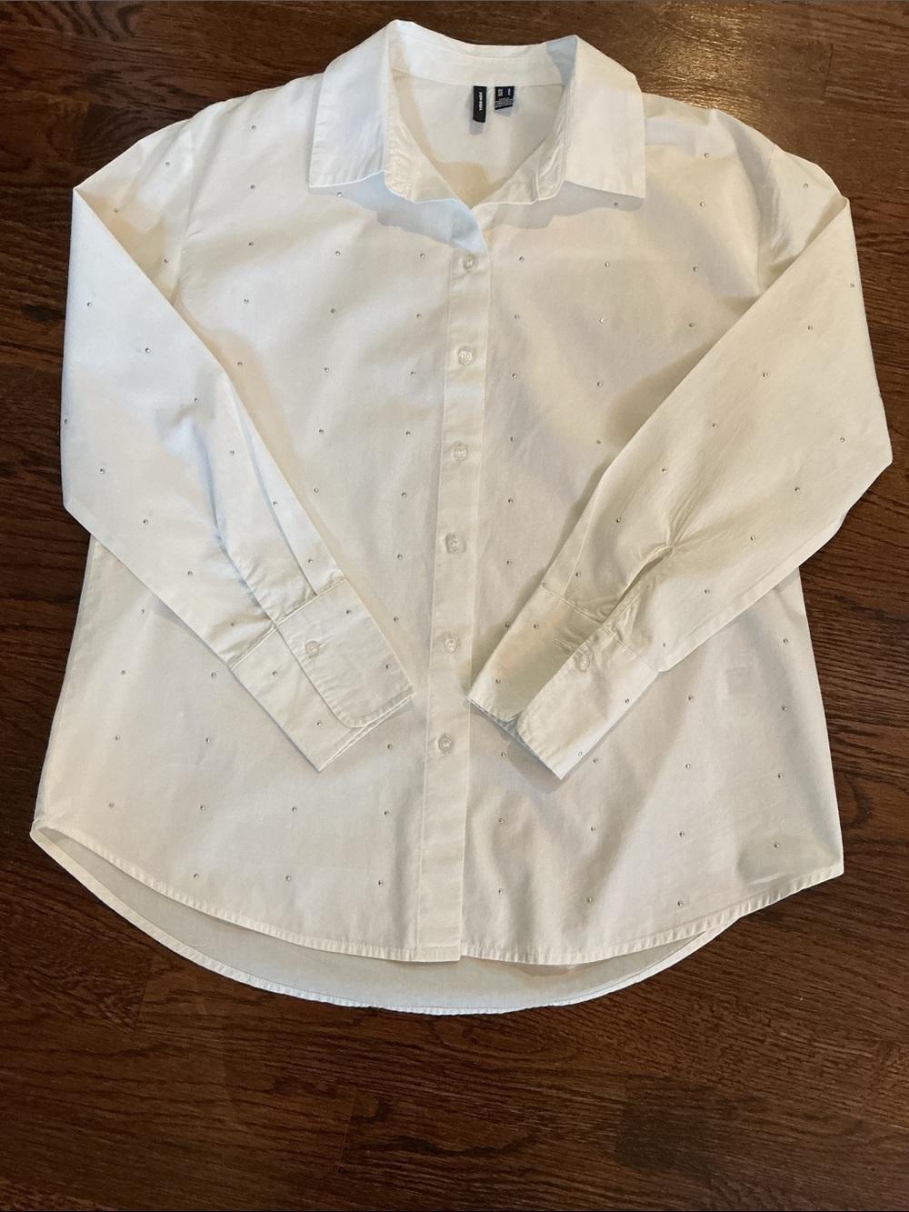 Vero Moda -Sz S-Classic White Women’s Button-Down Shirt with Subtle Stud Detail - Picture 5 of 12